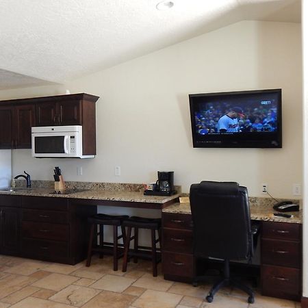 Winterton Suites Williston Bagian luar foto
