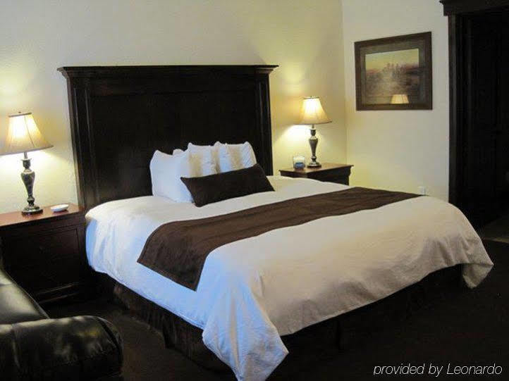 Winterton Suites Williston Bagian luar foto