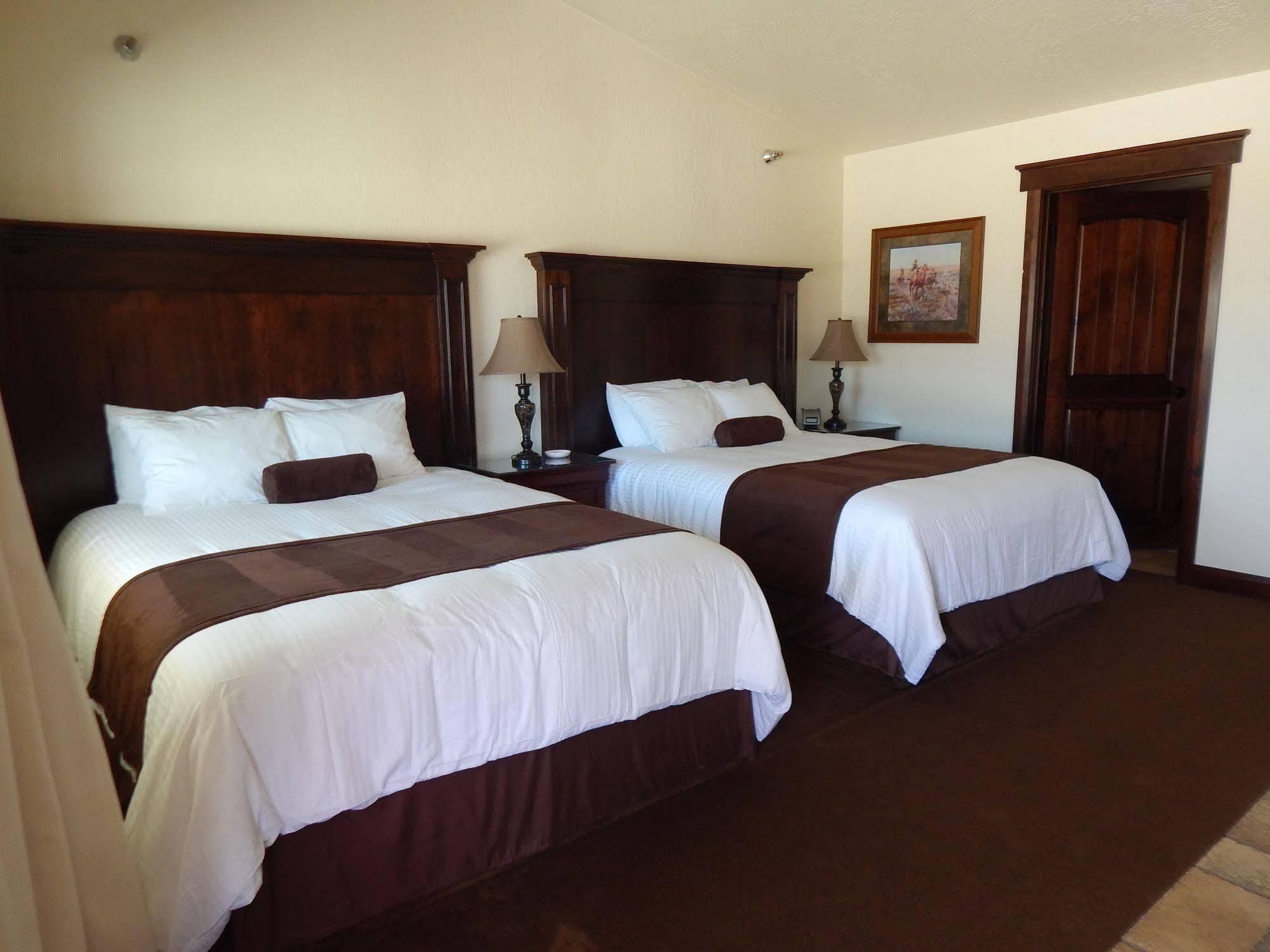Winterton Suites Williston Bagian luar foto